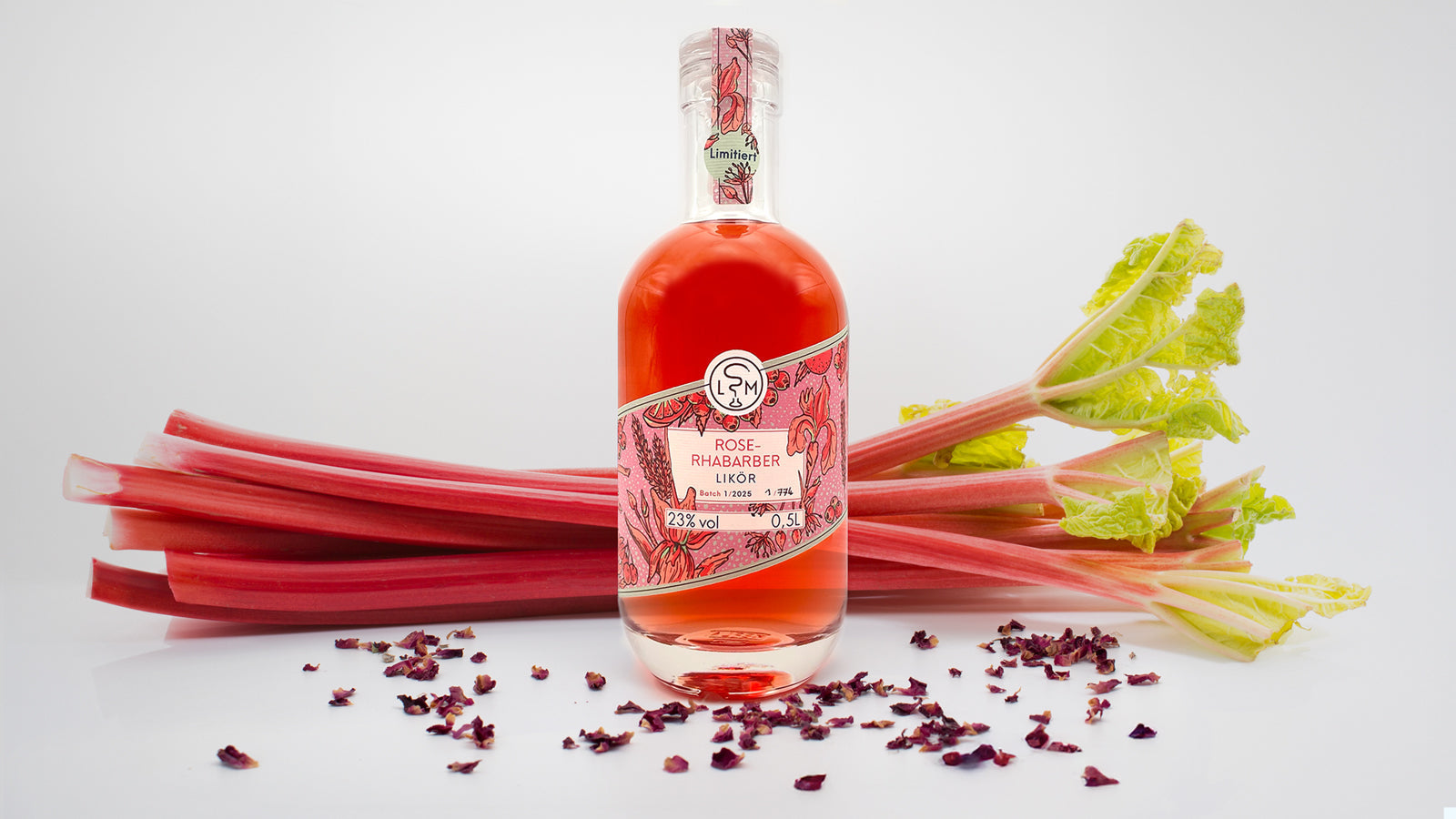 Rose-Rhabarber Likör: Florale Süße trifft frische Säure