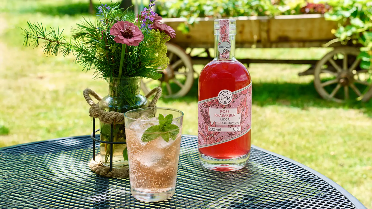 Sommerdrinks mit Likör: Einfache Rezepte für warme Tage