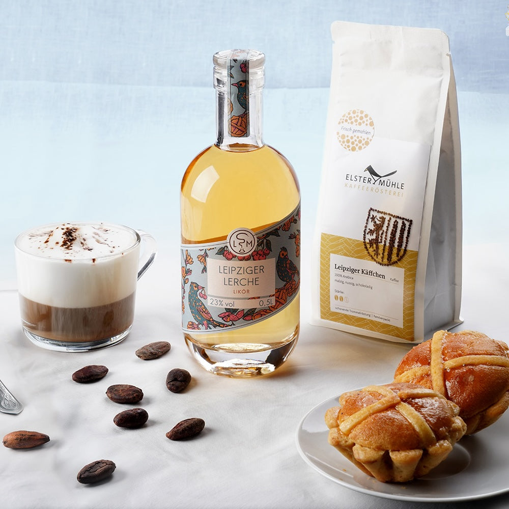 Leipziger Lerche Likör mit Leipziger Käffchen, Kaffee und Gebäck