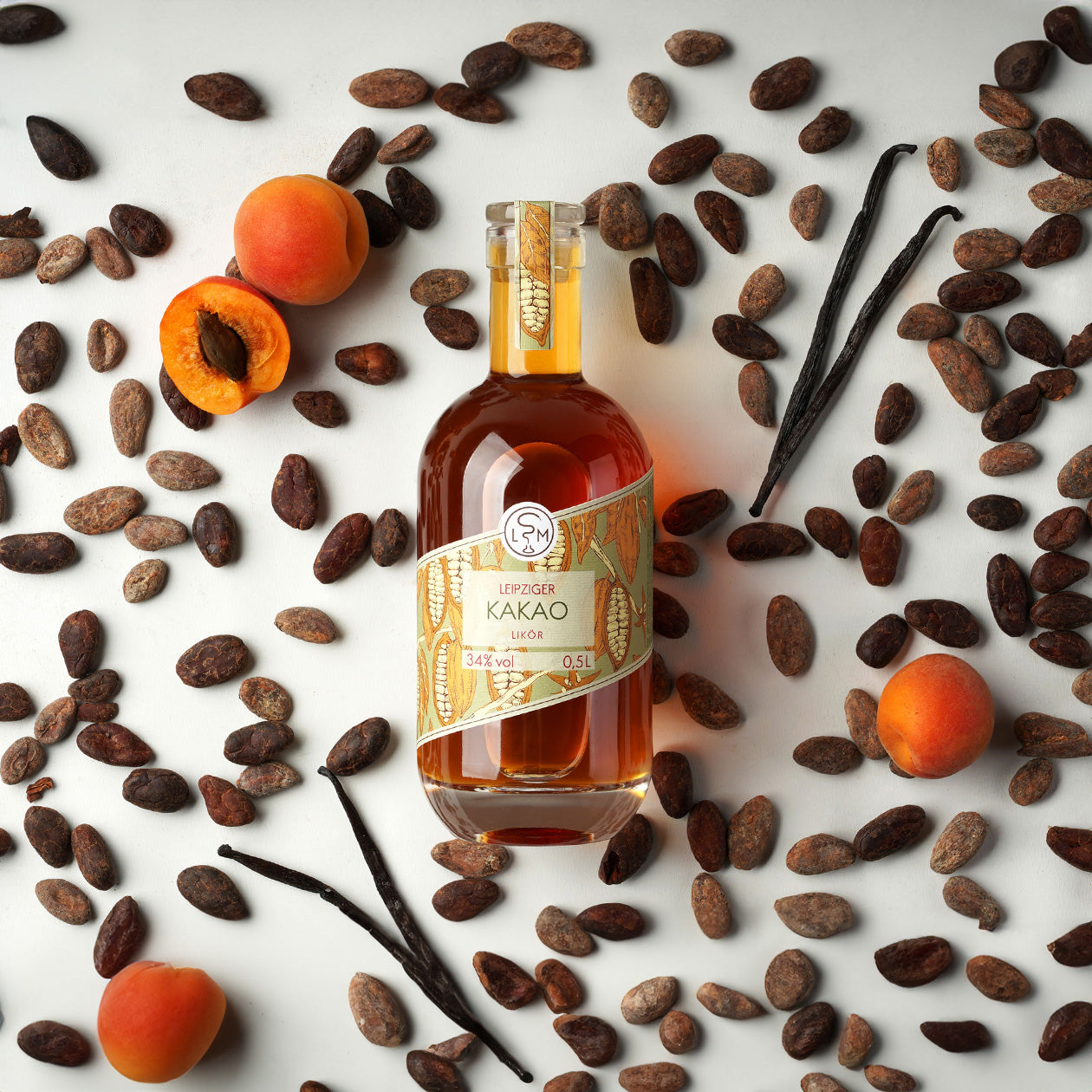 Leipziger Kakao Likör mit Zutaten wie Kakaobohnen und Pfirsich