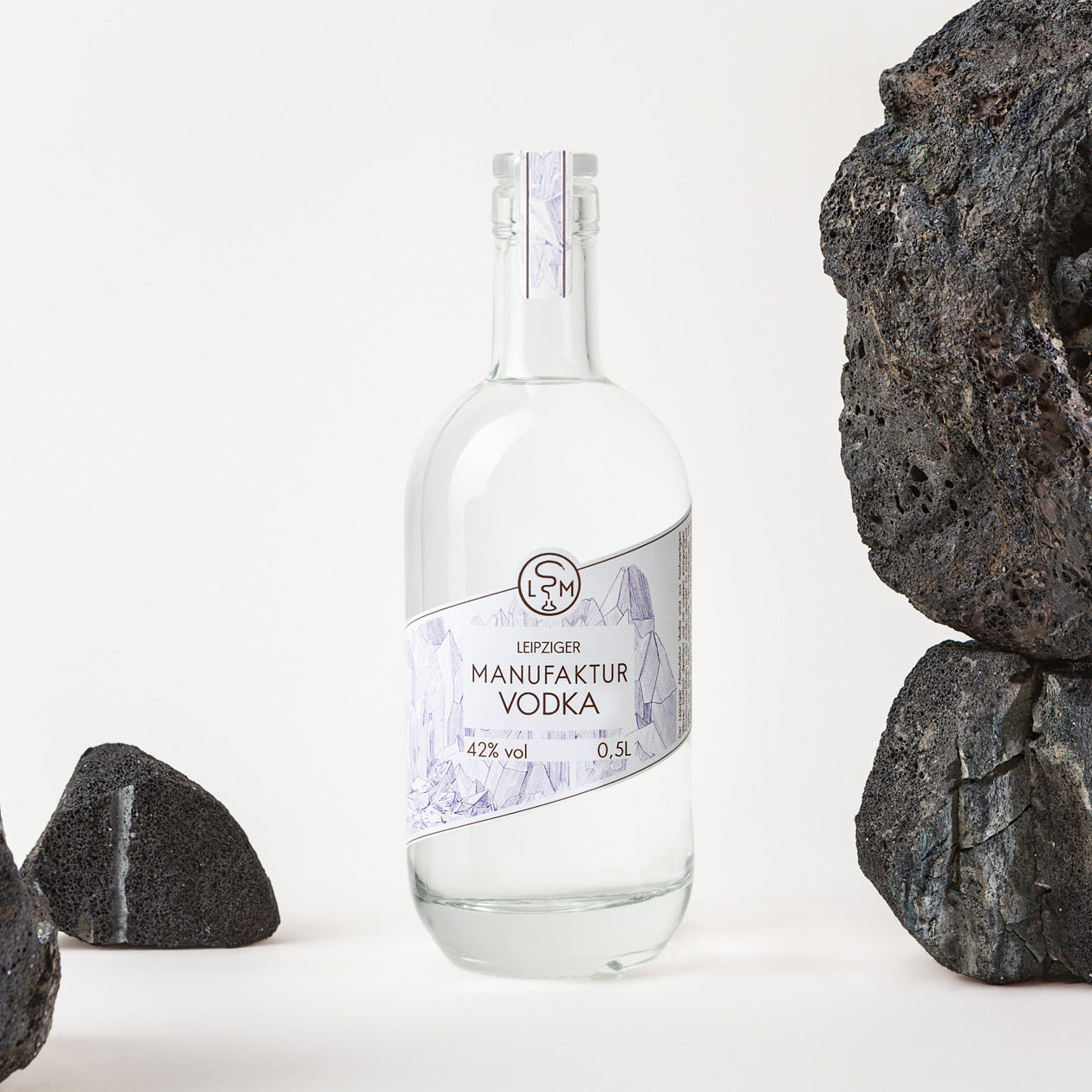Leipziger Manufaktur Vodka - Flasche mit Vulkangestein